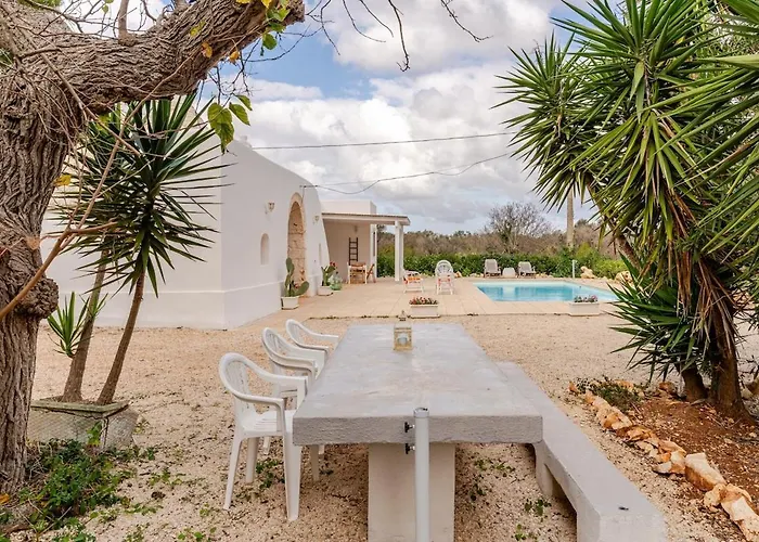 Trullo La Cicala Bianca With Private Swimmingpool Villa