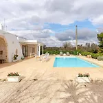 Trullo La Cicala Bianca With Private Swimmingpool Villa *