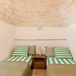 Trullo La Cicala Bianca With Private Swimmingpool וילה סן מיקלה סלנטינו